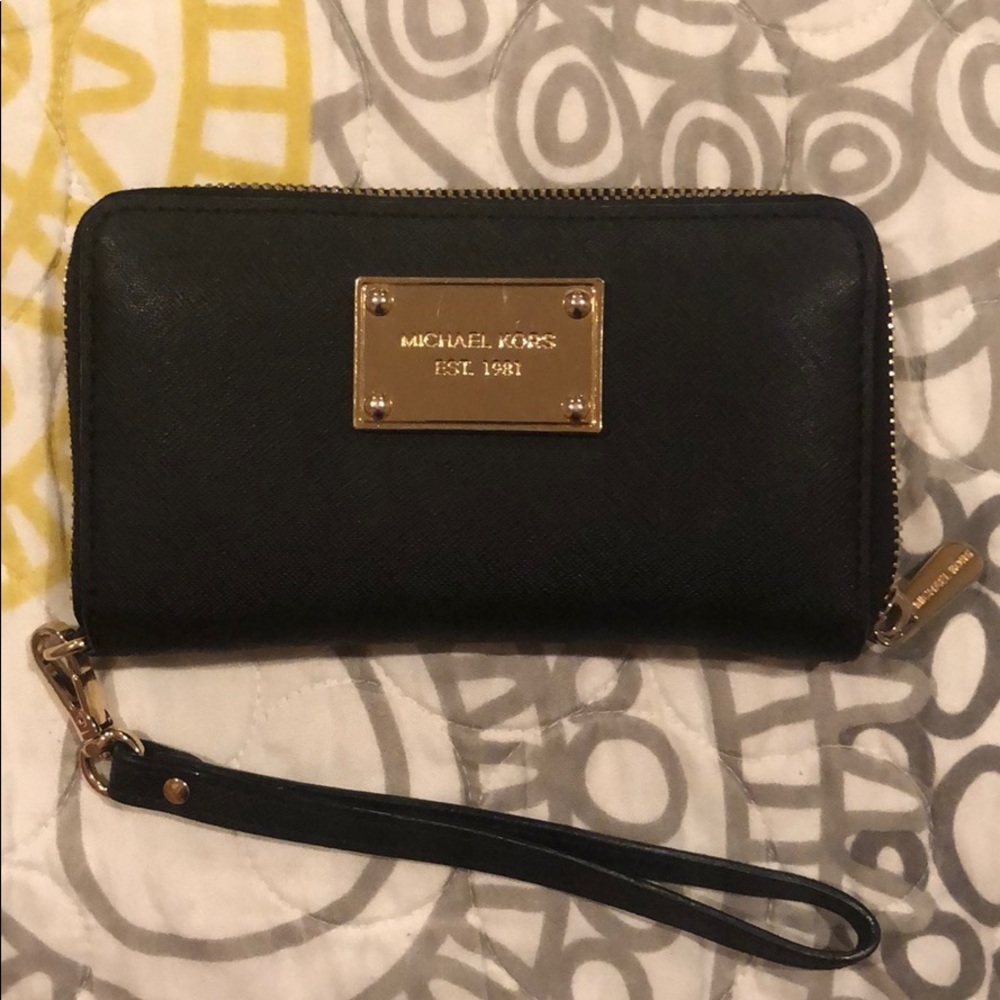 Michael Kors Wristlet Wallet